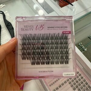 Veyes lash clusters